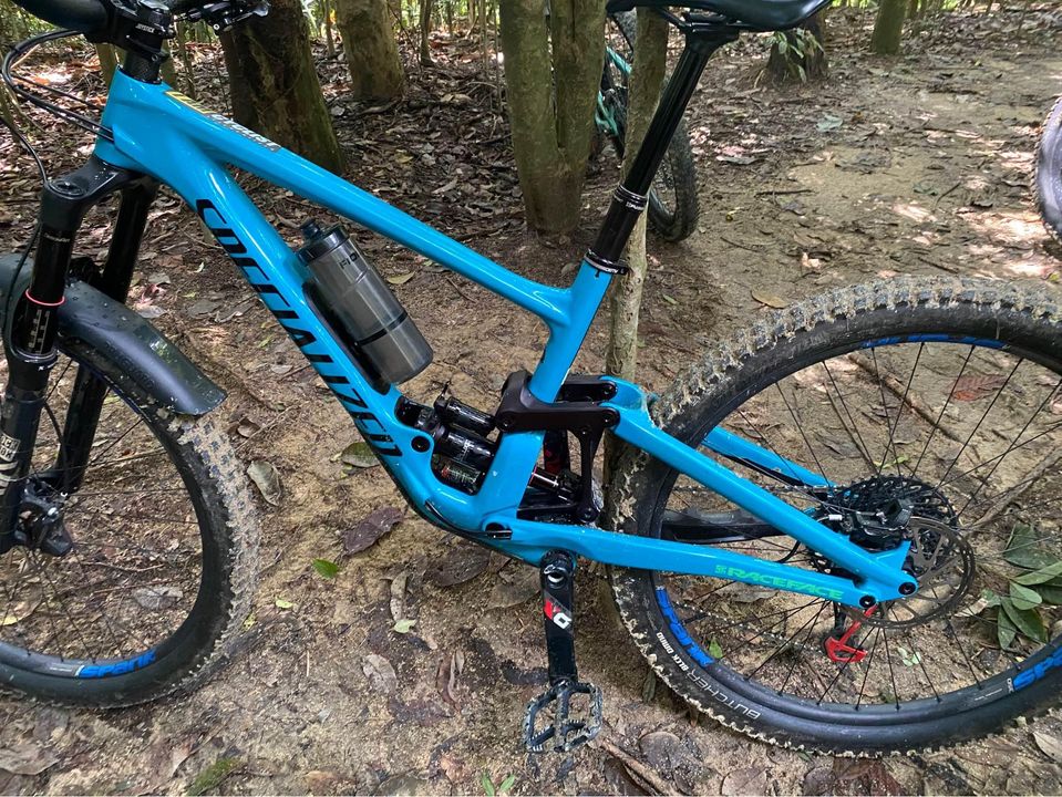 Pre owned Specialized Enduro Blue FRAME ONLY SYCLES